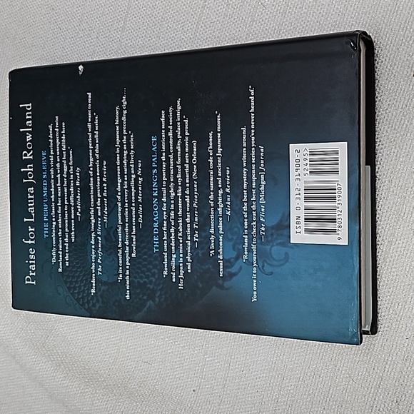 3/$20 The Assassin's Touch: Sano Ichiro Novel - Picture 2 of 9